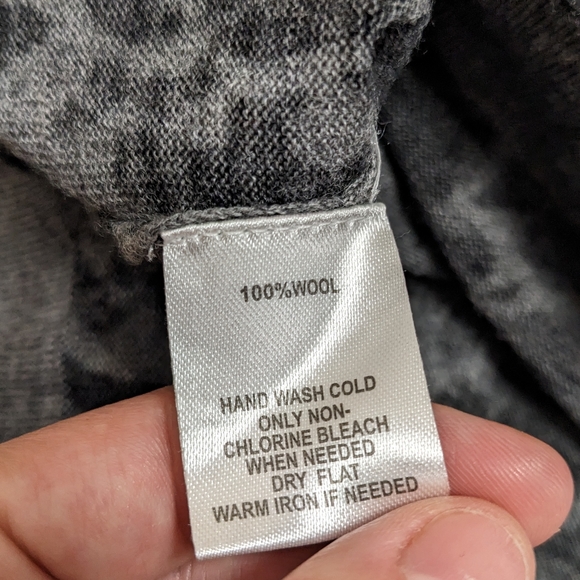 Loft Ann Taylor 100% Wool Black and Gray Leopard Print Fitted Dress Size Small - Picture 2 of 7